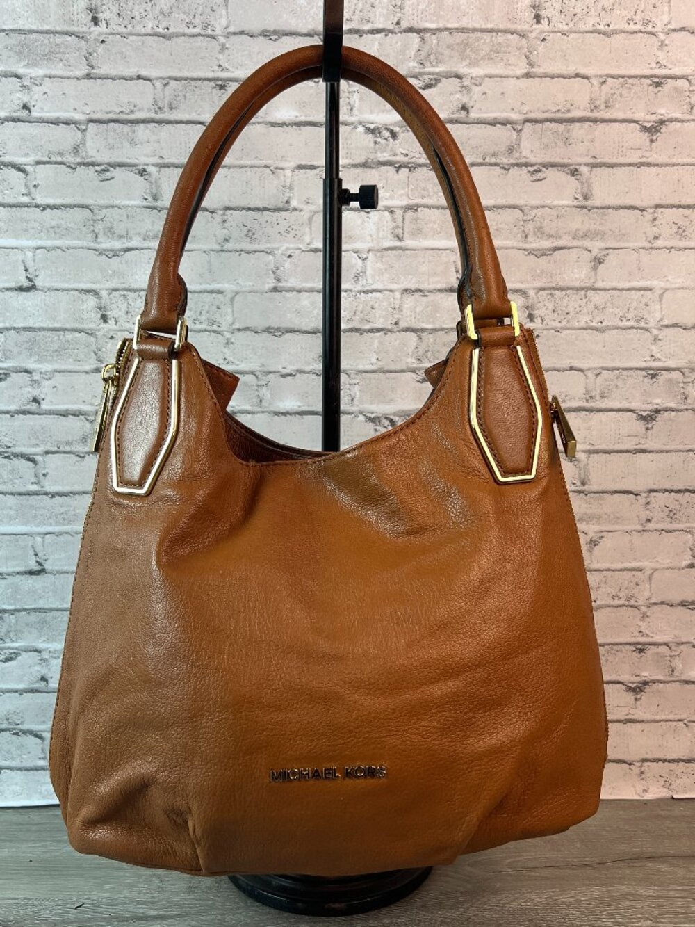 Michael Kors Vanessa Medium Shoulder Bag
